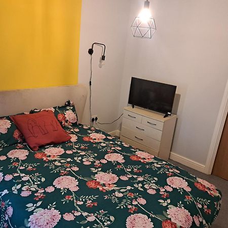 Private And Comfortable Room In Cosy Home Nottingham Eksteriør bilde